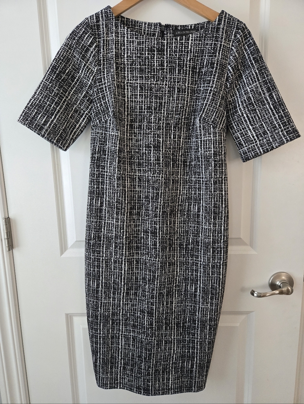 A Pea in the Pod Maternity Jacquard Sheath Dress - M